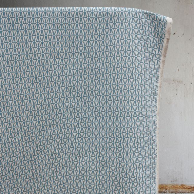 Elva Marine - Natural curtain fabric, Blue contemporary print