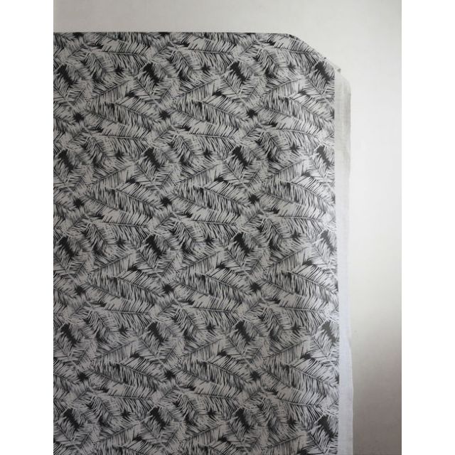 Gabi Noir - Curtain fabric, Black botanical leaf pattern
