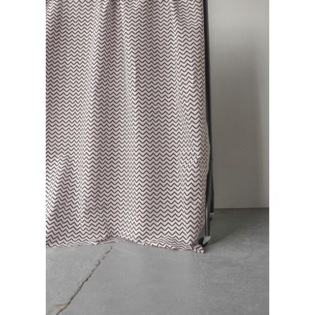 Azig Wine - Natural linen fabric, zig-zag pattern in red print