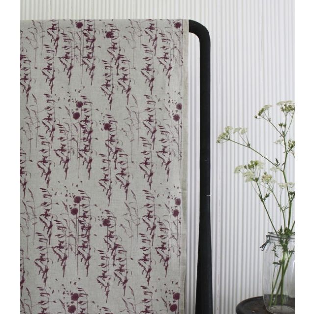 Breeze Wine - Curtain fabric with Red botanical pattern